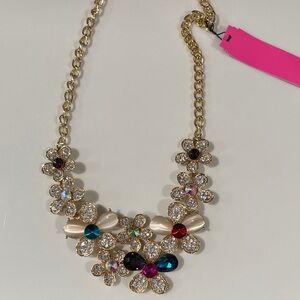 Elegant Gold Floral Necklace with Multicolor Gems
